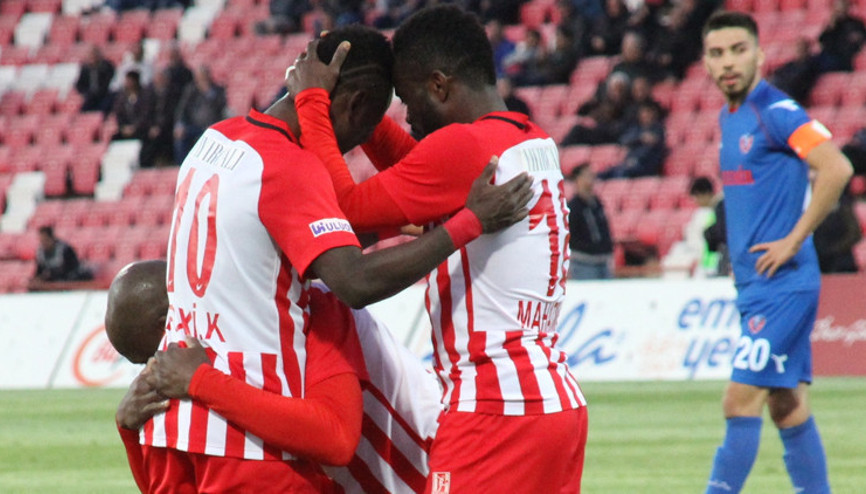 Balıkesirspor, Karabüksporu 7 bitirdi