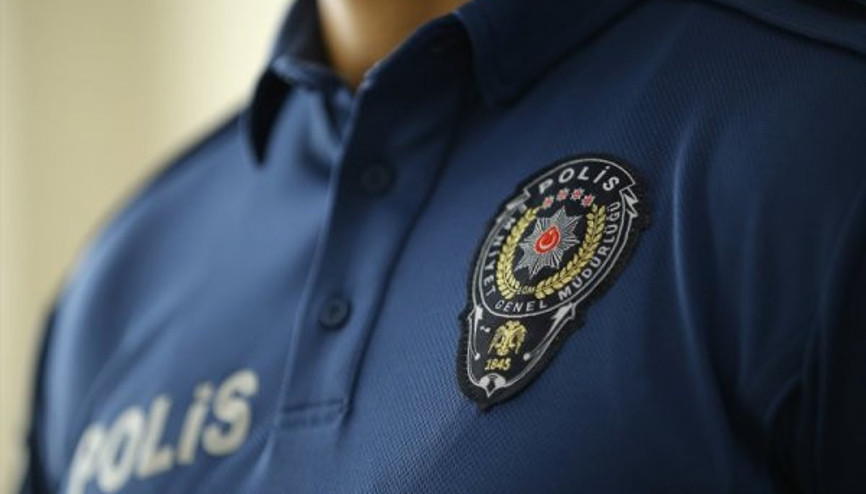 Ünlülerin polis anıları yıllıkta