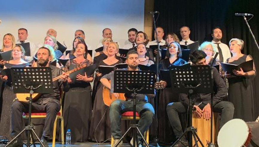 Çekmeköyde halk eğitim müdürlüğü kursiyerleri konser verdi Çekmeköyde halk eğitim müdürlüğü kursiyerleri konser verdi