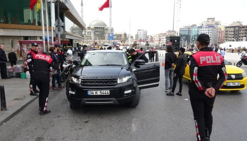 İstanbulda Kurt Kapanı-5 uygulaması... Bir çok noktada denetim yapıldı