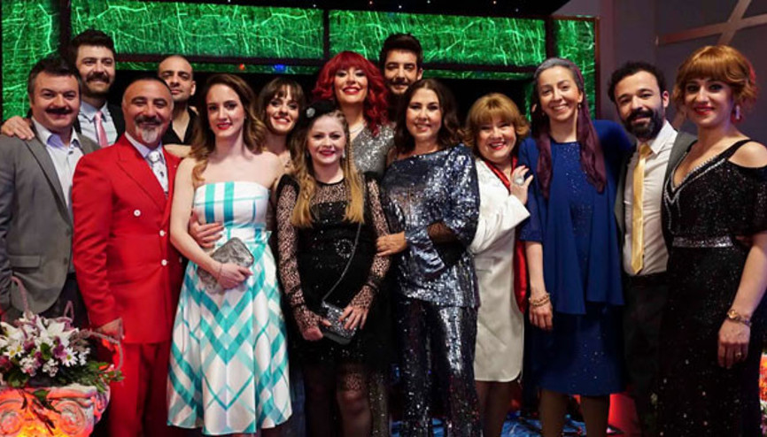 Jet Sosyetede Nilüfer sürprizi