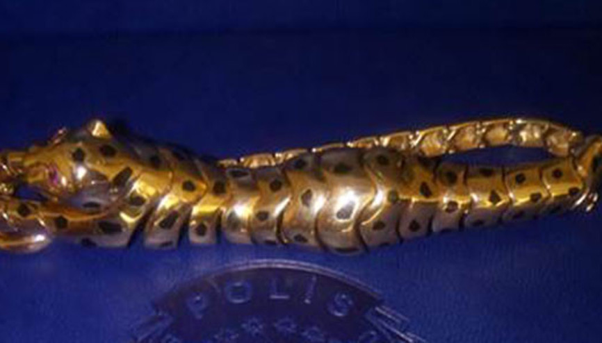 Yolda buldu, oynasın diye torununa verdi... Değerinden haberi yoktu