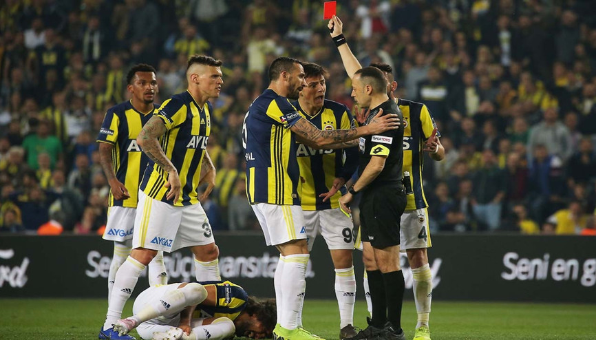 Sadık Çiftpınardan kırmızı kart açıklaması