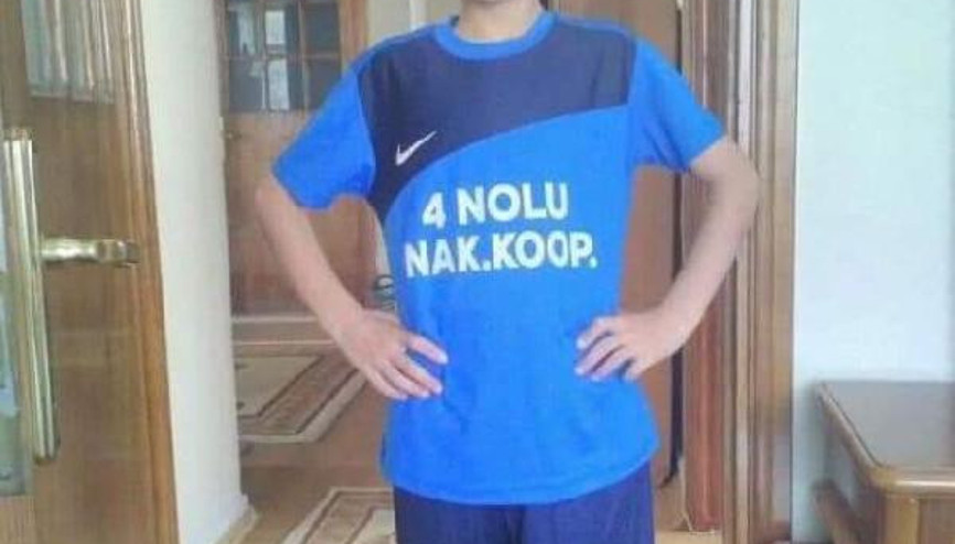 Manevra yapan otomobilin çarptığı Zeynelhan öldü, arkadaşı yaralandı Manevra yapan otomobilin çarptığı Zeynelhan öldü, arkadaşı yaralandı