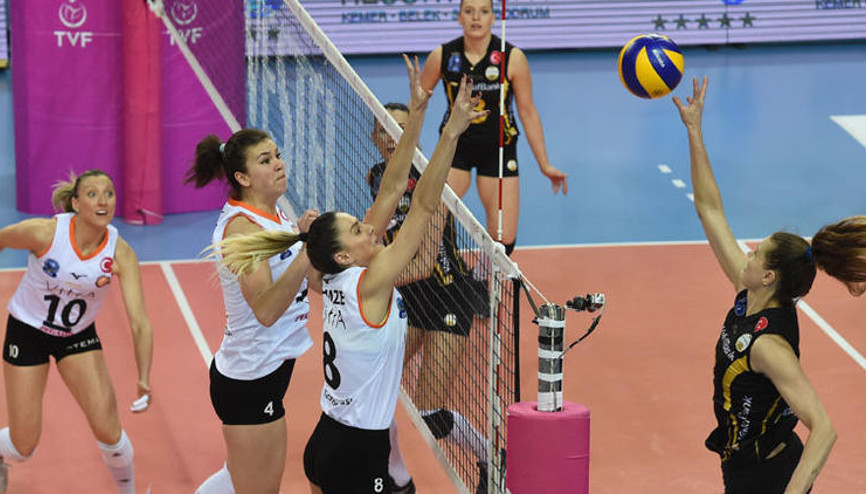 VakıfBank şampiyonluk, Eczacıbaşı seriyi eşitleme peşinde