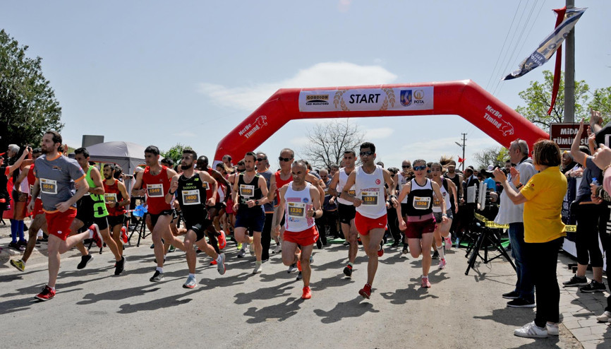 Gordion Yarı Maratonu nefes kesti