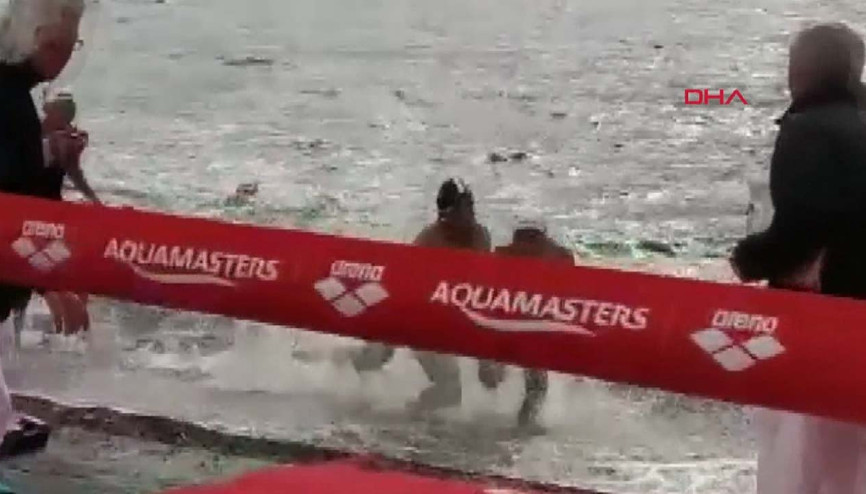 Yüzme yarışında olay