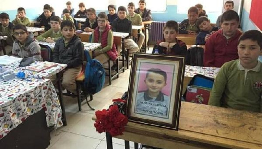 Devrilen patpatın altında kalan Mustafa, öldü