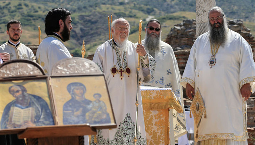 Patrik Bartholomeos İzmirde ayin yönetti