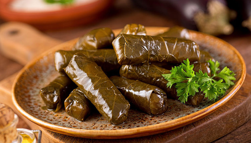 İftara ne pişirsem diye düşünenler için etli ve zeytinyağlı dolma tarifleri