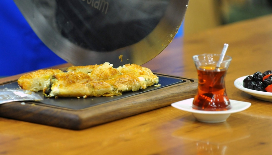 Guinness rekortmeni börek ustası Boşnak böreğine yeni bir tat verdi