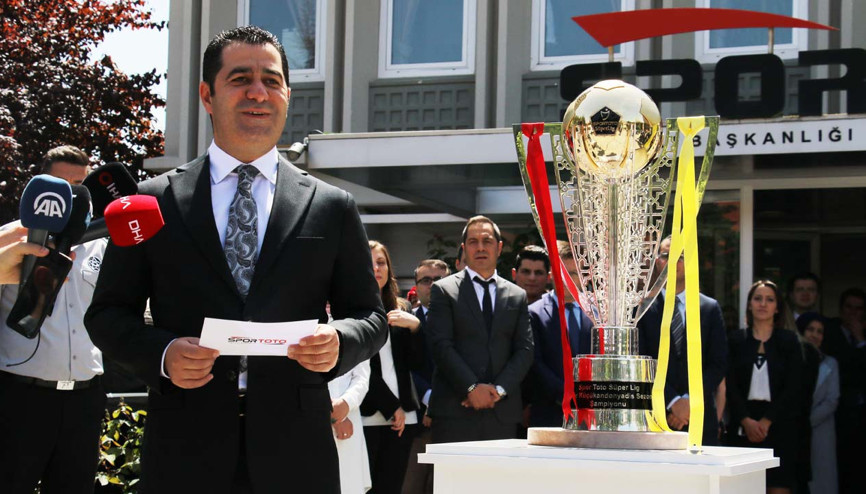 Galatasarayın şampiyonluk kupası İstanbula gönderildi