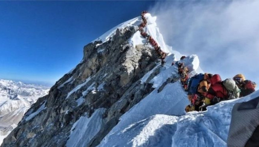 Everestte tırmanış sezonunda 11 kişi öldü