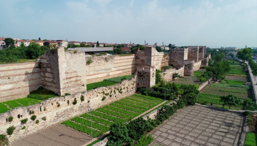 İstanbulun zamana direnen tarihi surları