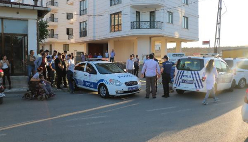 Çekmeköyde çıkan kavgada bir kişi bıçaklanarak öldürüldü Çekmeköyde çıkan kavgada bir kişi bıçaklanarak öldürüldü