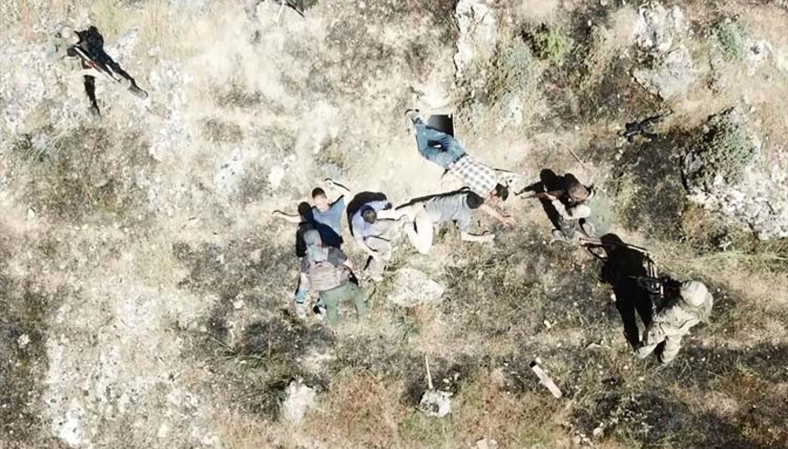 Teröristlerin teslim olma anı görüntülendi
