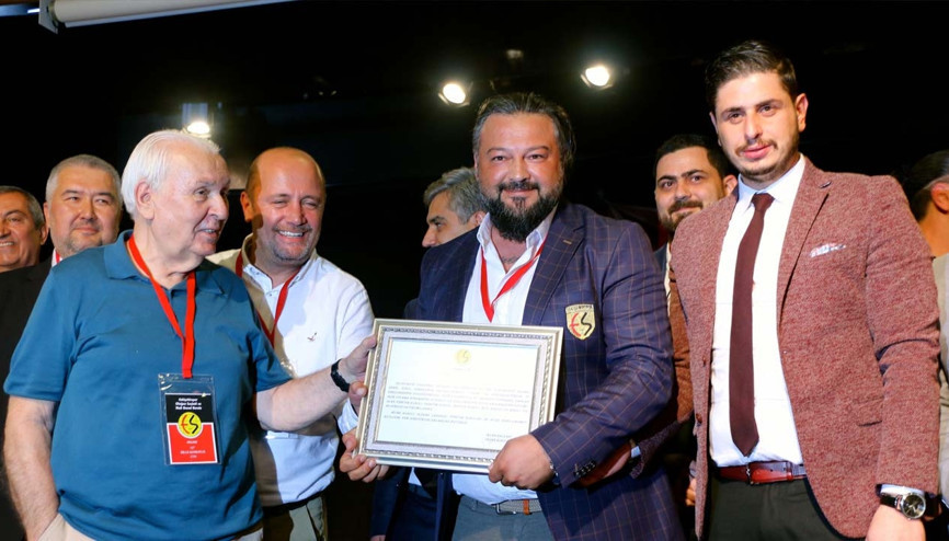 Eskişehirspor’un yeni başkanı Osman Taş oldu