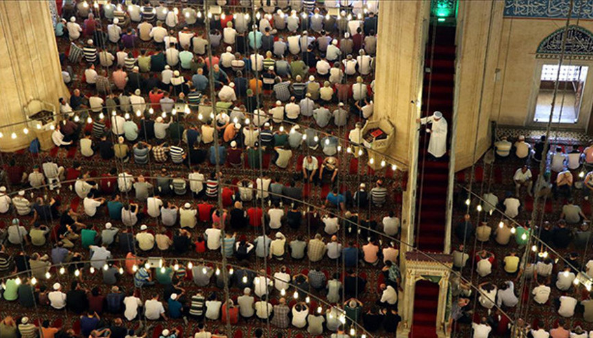 Kadir Gecesi namazı saat kaçta kılınır Yatsı namazı saat kaçta