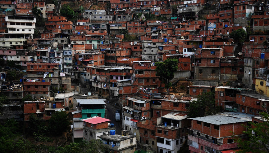 Ülkesini terk eden Venezuelalıların sayısı 4 milyona çıktı