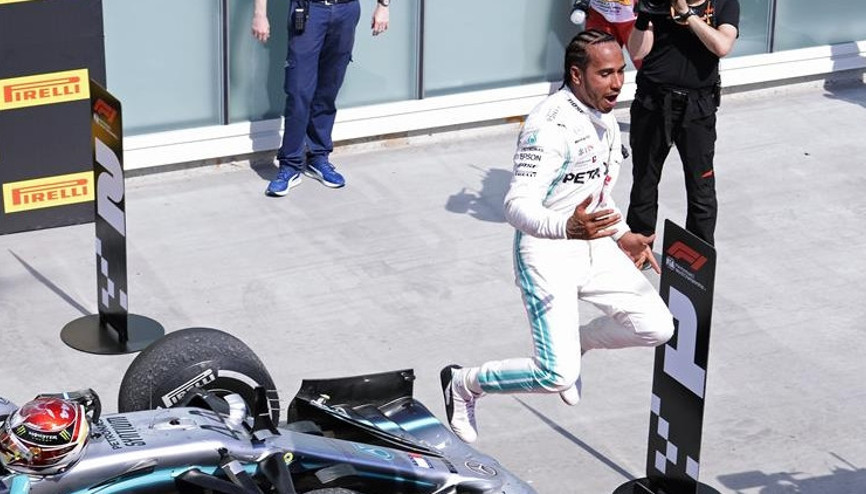 Tartışmalı yarışın galibi Hamilton Kanada GPsini saniyeler belirledi...