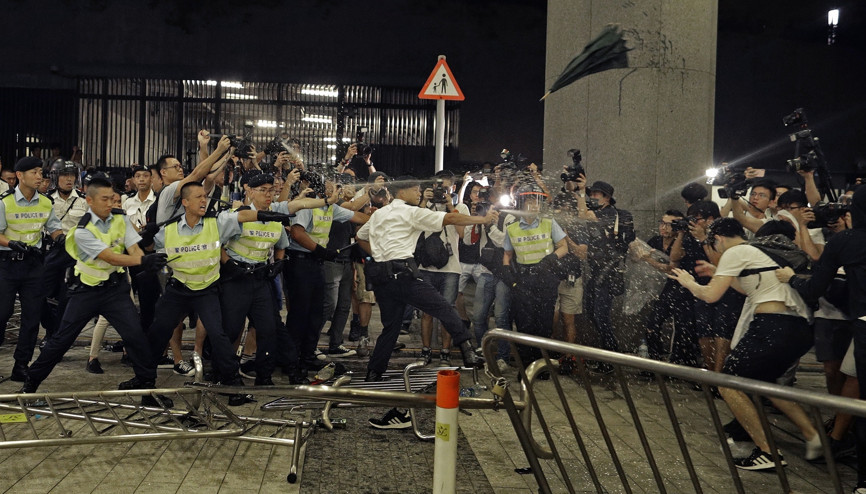 Hong Kongta zanlıların Çine iadesi düzenlemesi tartışma yarattı