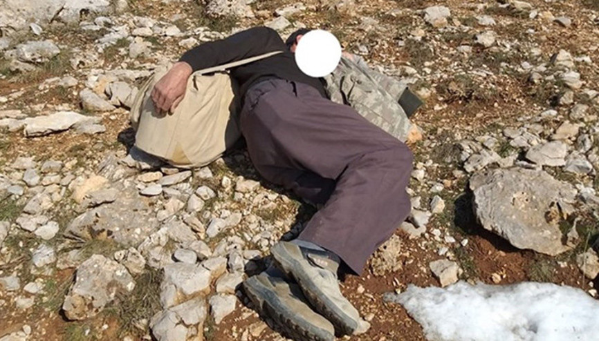 Karşısında ekipleri görünce; yere yatıp gözlerini kapattı