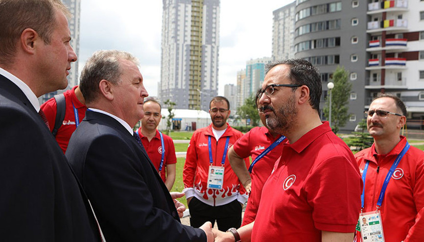 Bakan Kasapoğlu, Belarus’ta sporcu köyünü ziyaret etti Bakan Kasapoğlu, Belarus’ta sporcu köyünü ziyaret etti