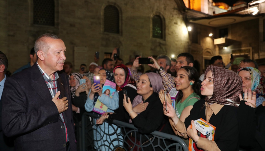 Cumhurbaşkanı Erdoğandan Eyüp Sultan türbesine ziyaret