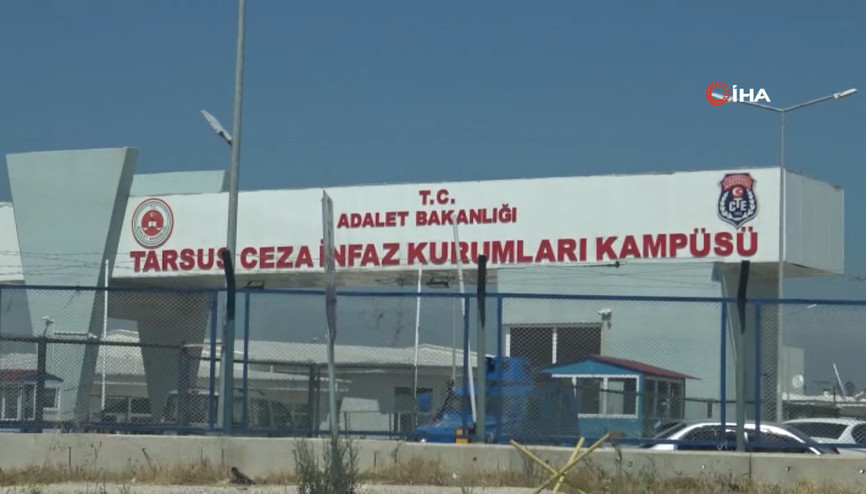 Hükümlü koğuşu ateşe verdi, 8 infaz memuru dumandan etkilendi Hükümlü koğuşu ateşe verdi, 8 infaz memuru dumandan etkilendi