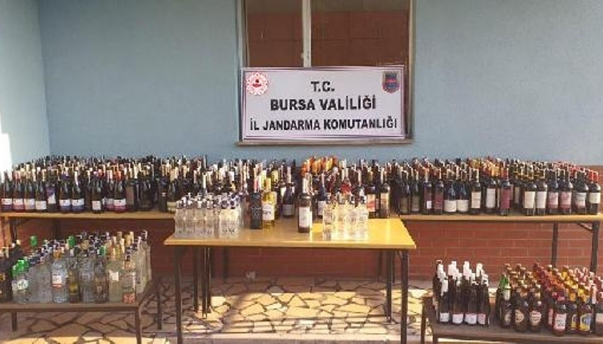 Bursada jandarmadan sahte alkol uygulaması; 436 litre sahte içki ele geçirildi