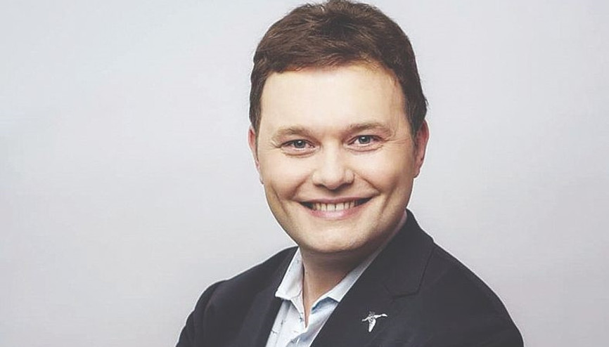 Ergenlik dönemine  ışık tutuyor