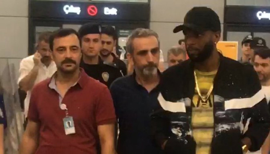 Son Dakika: Ryan Babel İstanbula geldi