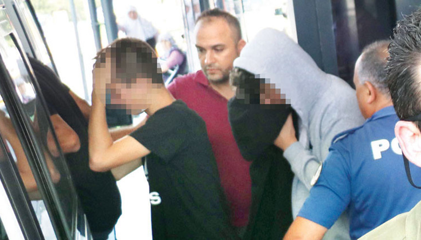 Bıçağı çektiren sakızmış