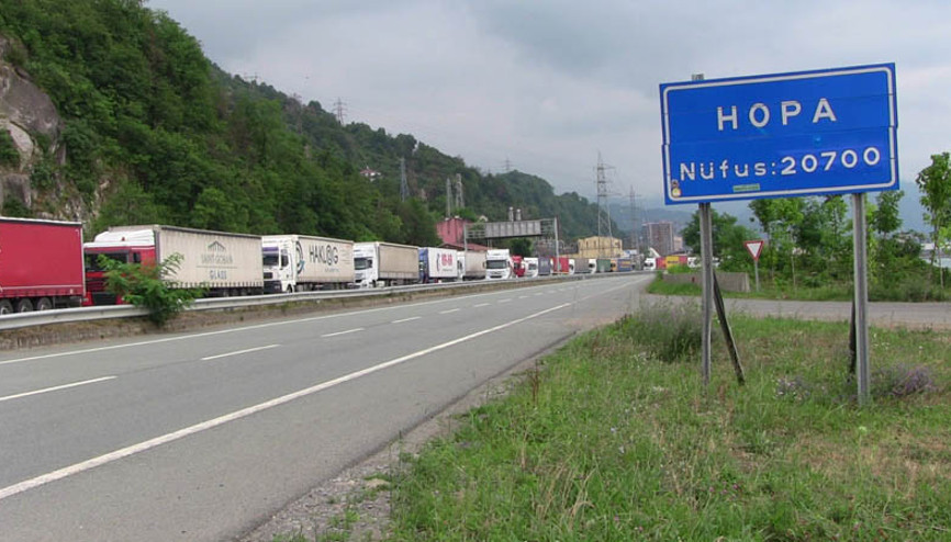Bir ay içinde ikinci kez yaşandı Kuyruk kilometreleri buldu...