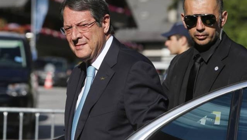 Rum lider Anastasiadis’in kalçası kırıldı