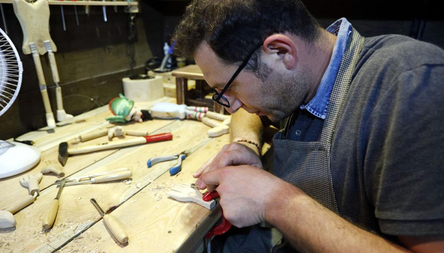 Gölge oyunu için mücadele ediyor