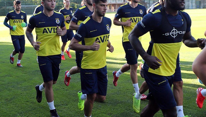 Fenerbahçenin yeni transferleri idmana çıktı