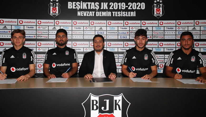 Beşiktaş 4 genç futbolcuyla sözleşme uzattı