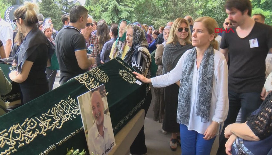 Mavi Işıkların solisti Nejat Toksoy son yolculuğuna uğurlandı