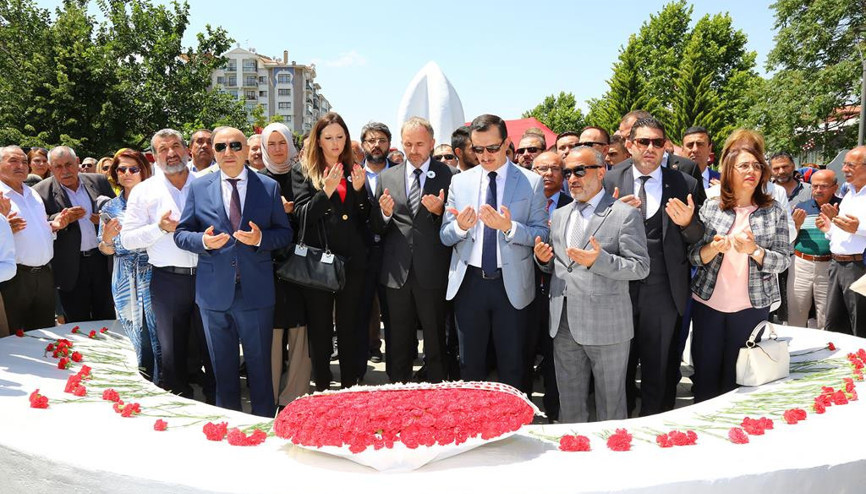 Türkiye’de de yürekler yandı Türkiye’de de yürekler yandı