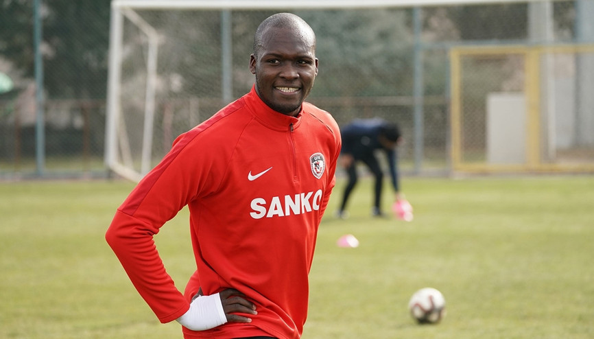 Gazişehir Gaziantep, Moussa Sow ile yollarını ayırdı | Transfer haberleri...