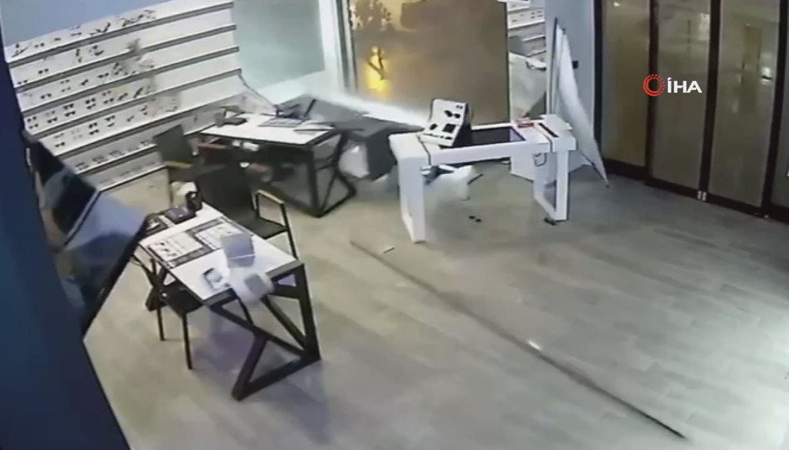 Mağazayı harabeye çeviren hortum dehşeti kamerada