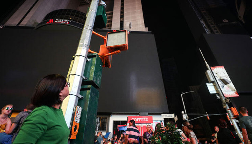 Manhattanda elektrik kesintisi hayatı felç etti