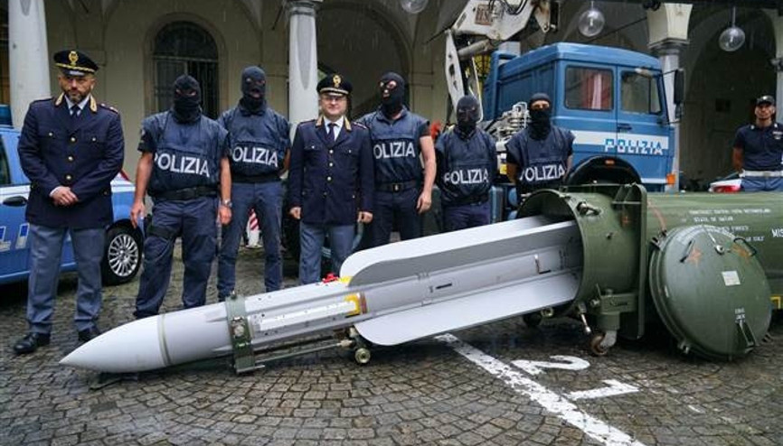 İtalya’da Neo-Nazi operasyonu: Füze ele geçirildi