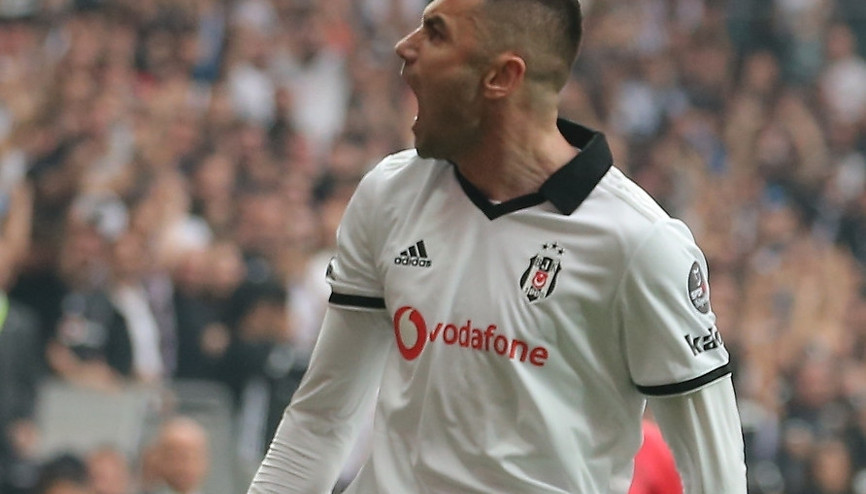 Burak Yılmaz için beste bile hazırladılar