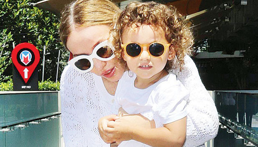 Azur Beyi gezidiriyoruz