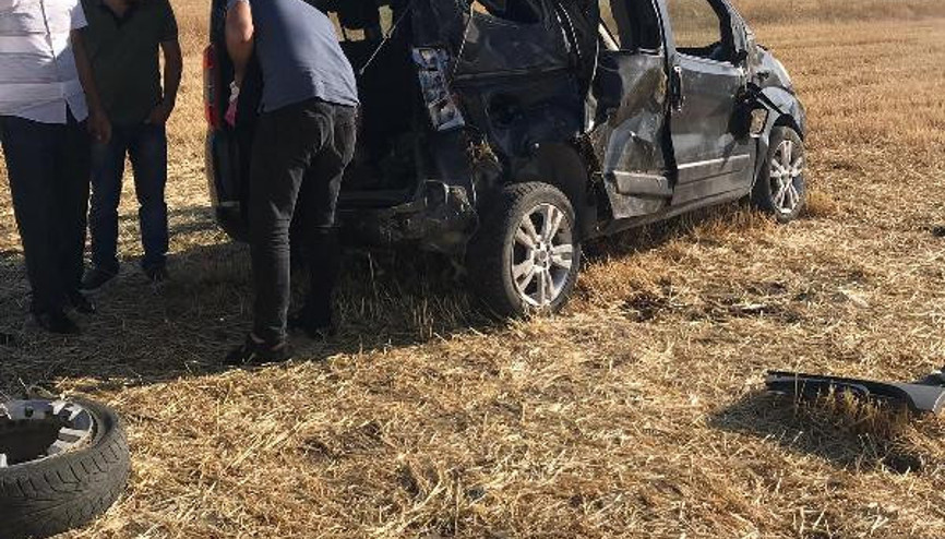 Kovancılarda hafif ticari araç takla attı: 2 yaralı Kovancılarda hafif ticari araç takla attı: 2 yaralı