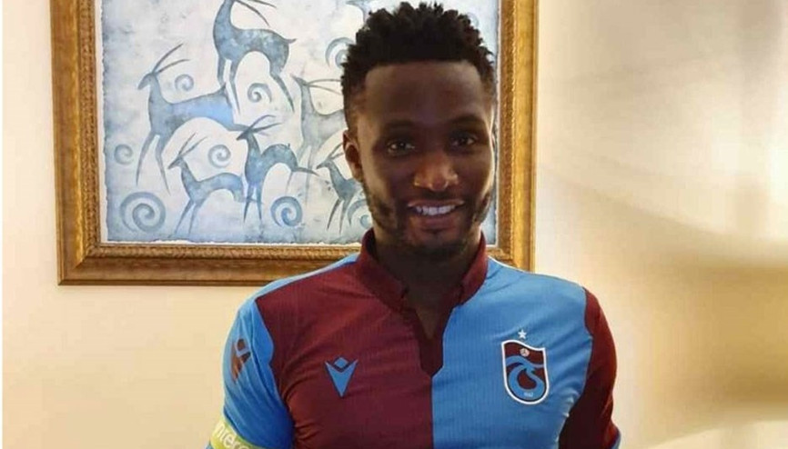 Trabzonsporun yeni transferinden flaş karar