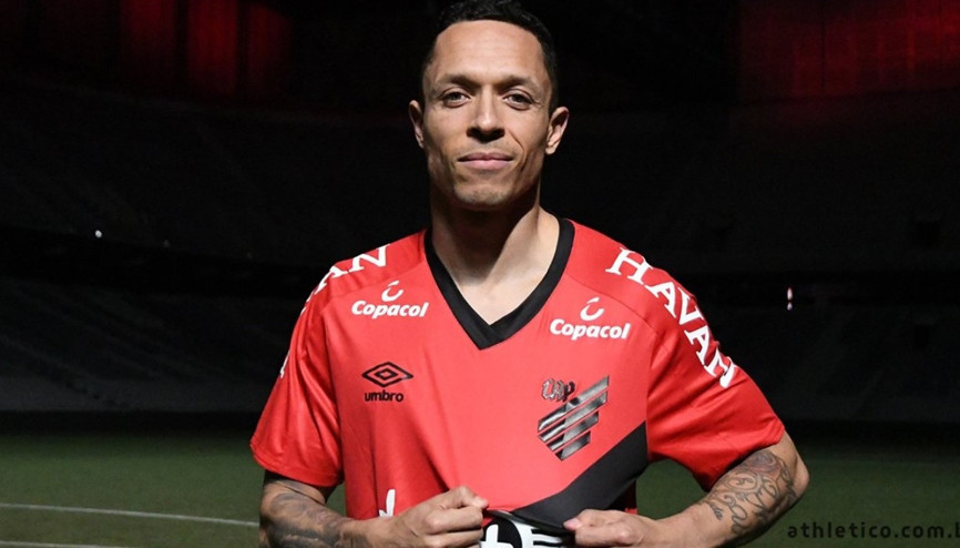 Son dakika transfer haberleri: Adriano, Athletico Paranaenseye transfer oldu