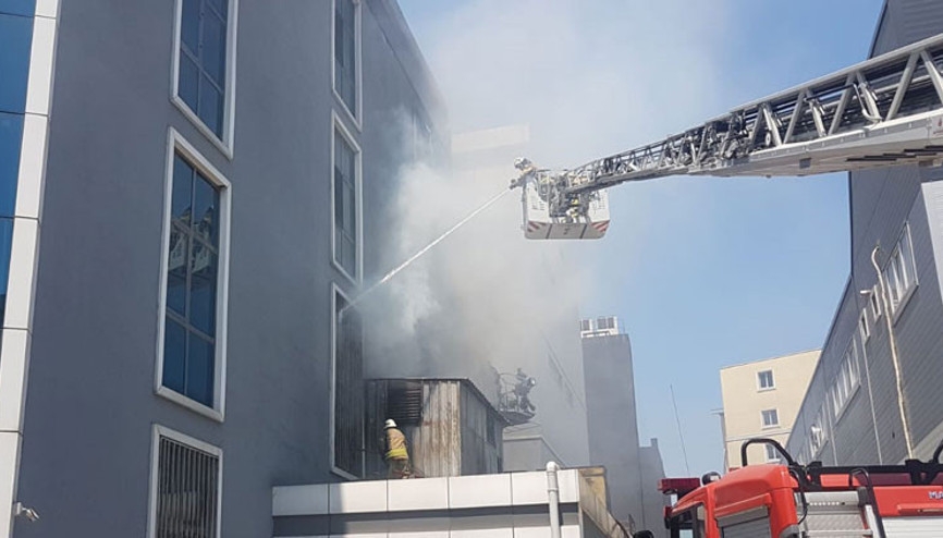 Başakşehirde fabrika yangını